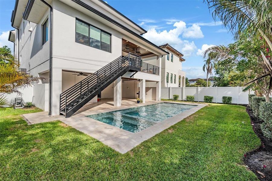 Exterior details and patio area of a home in , Tampa (Image 3).