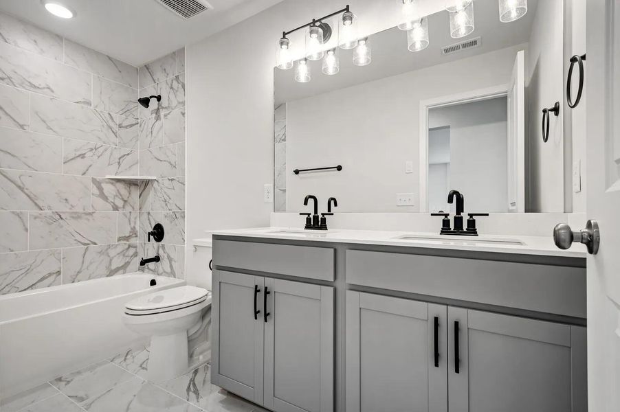 Dahlia B Bathroom 3
