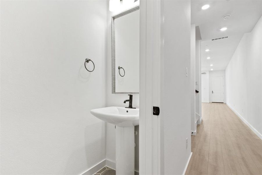 024-2833ConcordDrive-Wylie-TX-75098-Bathroom2.jpg-SMALL