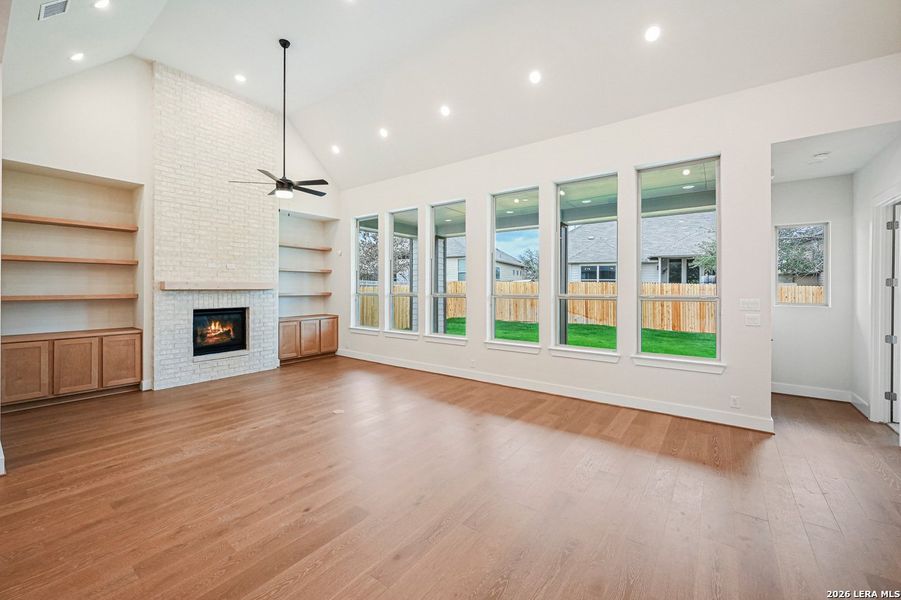 Spacious, unfurnished interior of a new home in Mont Blanc, Schertz (Image 21).