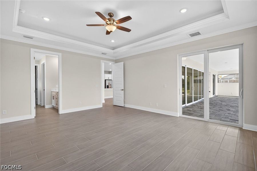 Spacious, unfurnished interior of a new home in Cape Coral, Cape Coral (Image 25).