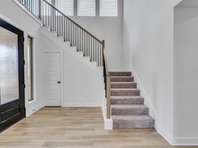 Spacious, unfurnished interior of a new home in Cross Creek West, Fulshear (Image 22).