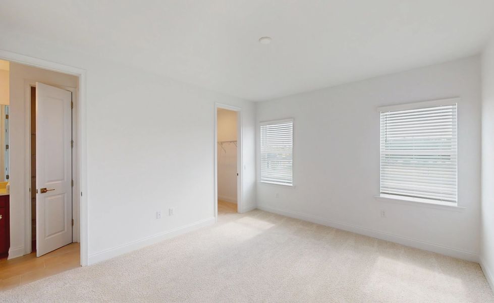 Spacious, unfurnished interior of a new home in Oakmont, Gainesville (Image 28).