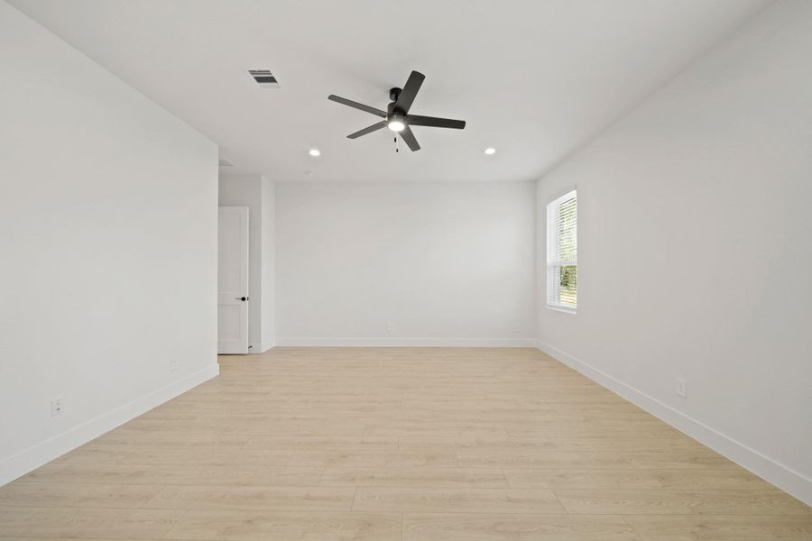 Spacious, unfurnished interior of a new home in Butlers Bend Estates, Pinehurst (Image 7). Spacious, unfurnished interior of a new home in Butlers Bend Estates, Pinehurst (Image 7).