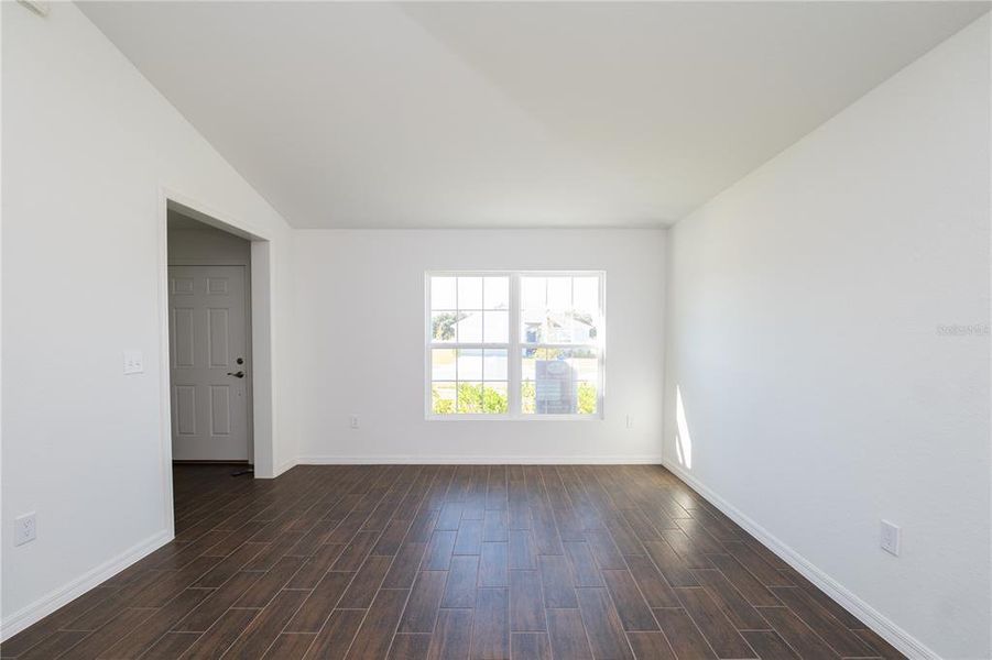 Spacious, unfurnished interior of a new home in Thompson Preserve, Bartow (Image 8). Spacious, unfurnished interior of a new home in Thompson Preserve, Bartow (Image 8).