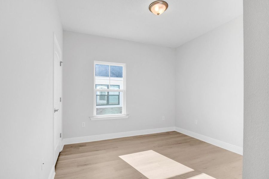 Spacious, unfurnished interior of a new home in The Bluffs at Lafayette, Freeport (Image 14).