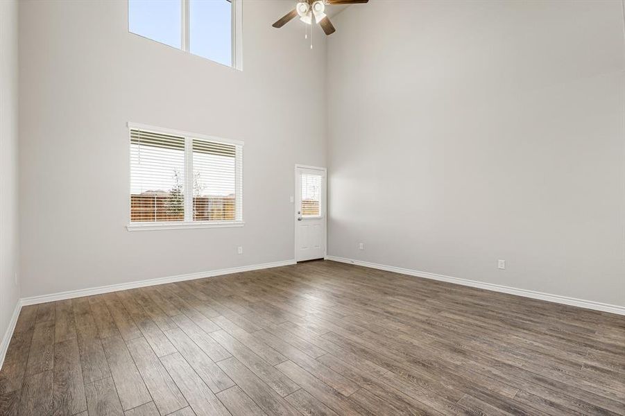 Spacious, unfurnished interior of a new home in Rocky Creek Crossing, Fort Worth (Image 8). Spacious, unfurnished interior of a new home in Rocky Creek Crossing, Fort Worth (Image 8).