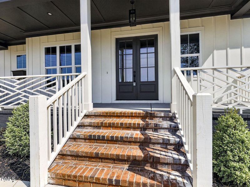 004-1280x960-front-porch 004-1280x960-front-porch