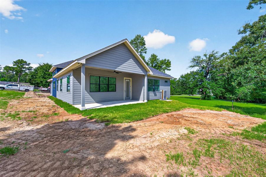 Exterior details and patio area of a home in , Huntsville (Image 3).