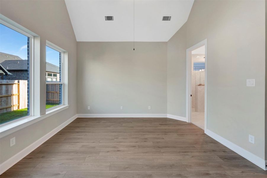 Spacious, unfurnished interior of a new home in Grange 45' Homesites, Katy (Image 24).