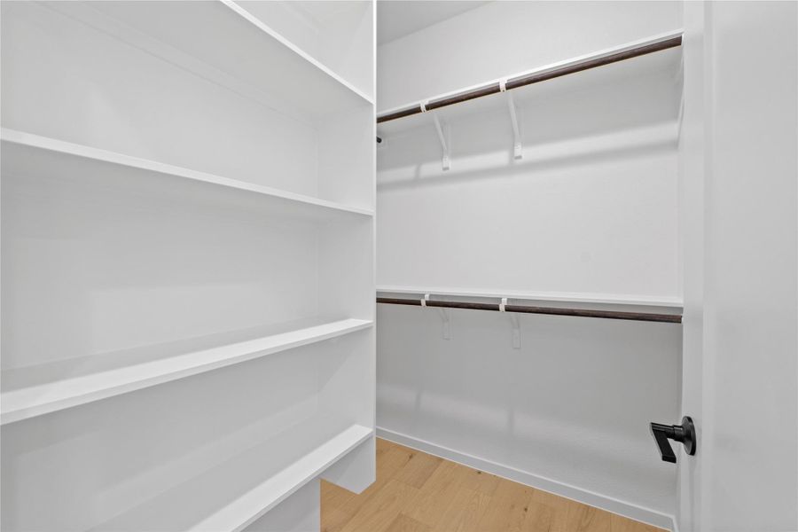 Spacious, unfurnished interior of a new home in Hacienda, Austin (Image 19).