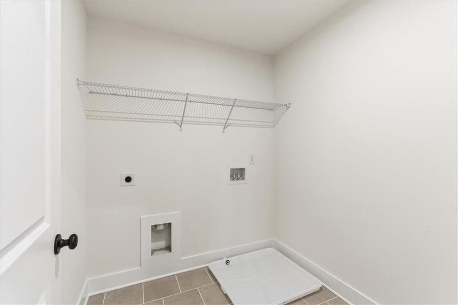 Spacious, unfurnished interior of a new home in Springside Reserve, Powder Springs (Image 26).