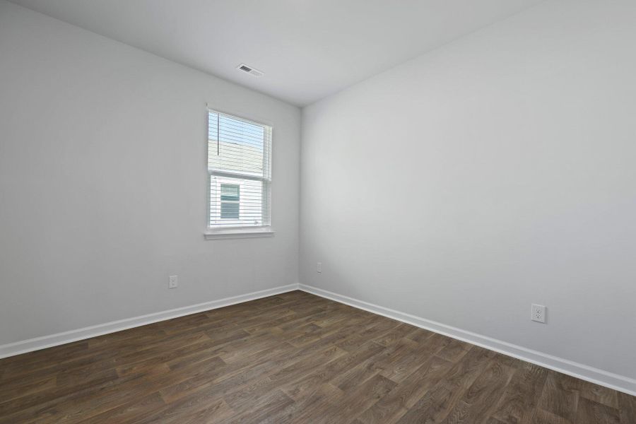 Spacious, unfurnished interior of a new home in The Oaks at Center Station, Hollywood (Image 13).