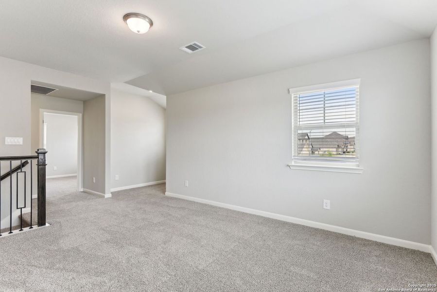 Spacious, unfurnished interior of a new home in Remington Ranch, San Antonio (Image 29). Spacious, unfurnished interior of a new home in Remington Ranch, San Antonio (Image 29).