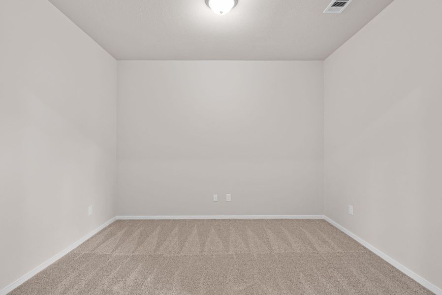 Spacious, unfurnished interior of a new home in Laurel Landing, Alvin (Image 17).