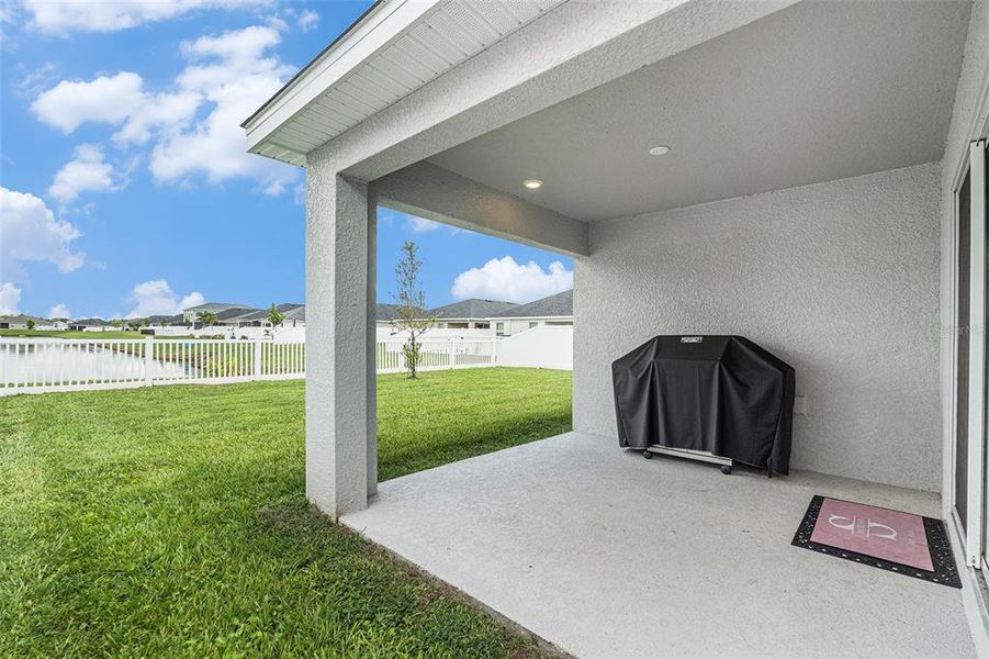 Exterior details and patio area of a home in , Zephyrhills (Image 23).