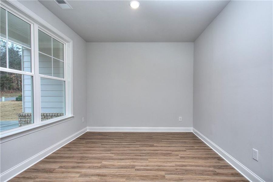 Spacious, unfurnished interior of a new home in , Homer (Image 17).