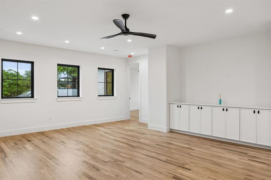 Spacious, unfurnished interior of a new home in , Dallas (Image 23).