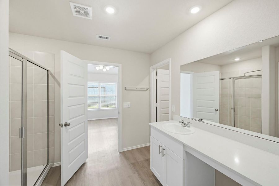 Plenty of space to move around in this bathroom. Perfect for those hurried morning out the door.