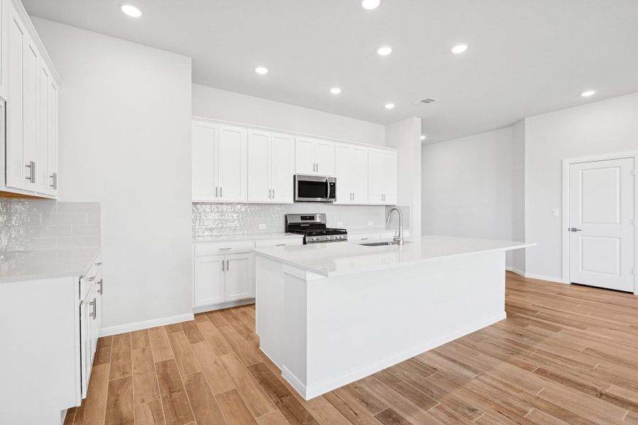 Furnished interior view inside a new home in Escondido 50' Homesites, Magnolia (Image 10).