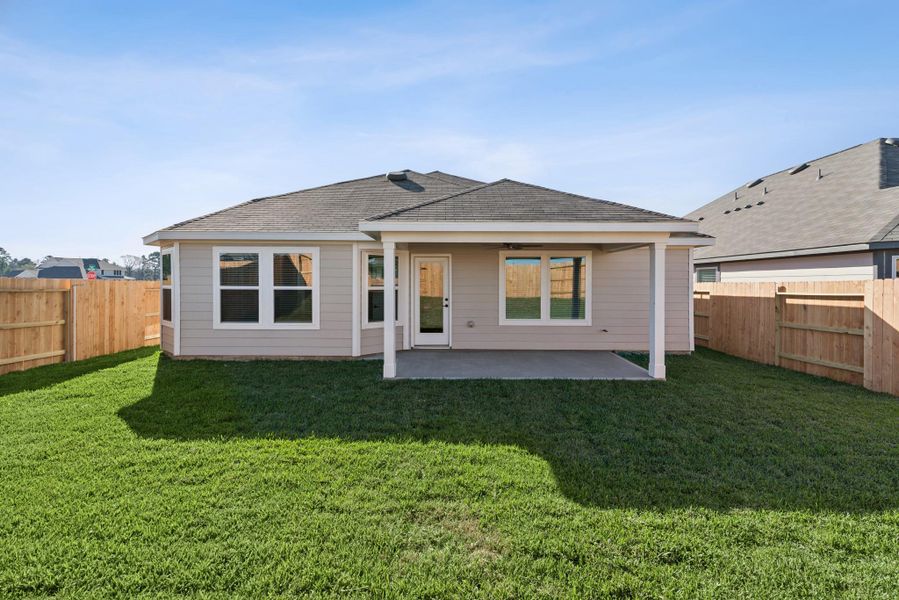 Exterior details and patio area of a home in Lone Star Landing, Montgomery (Image 3).