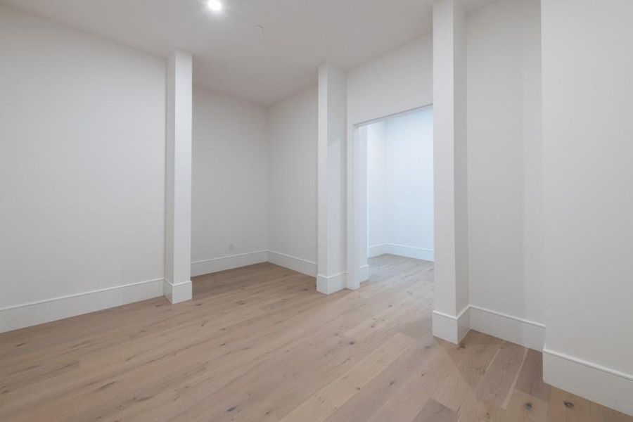 Spacious, unfurnished interior of a new home in , Atlanta (Image 23).