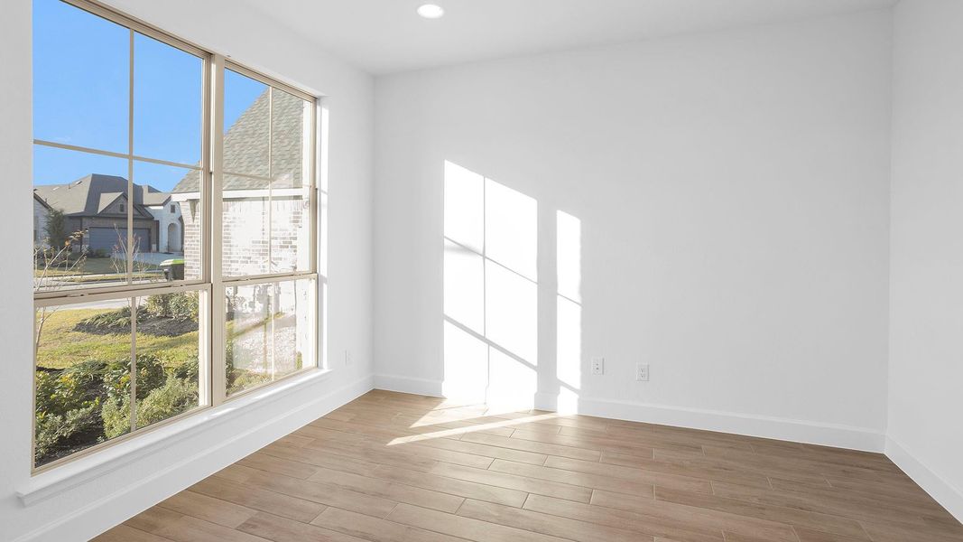 Spacious, unfurnished interior of a new home in Escondido 45', Magnolia (Image 15).