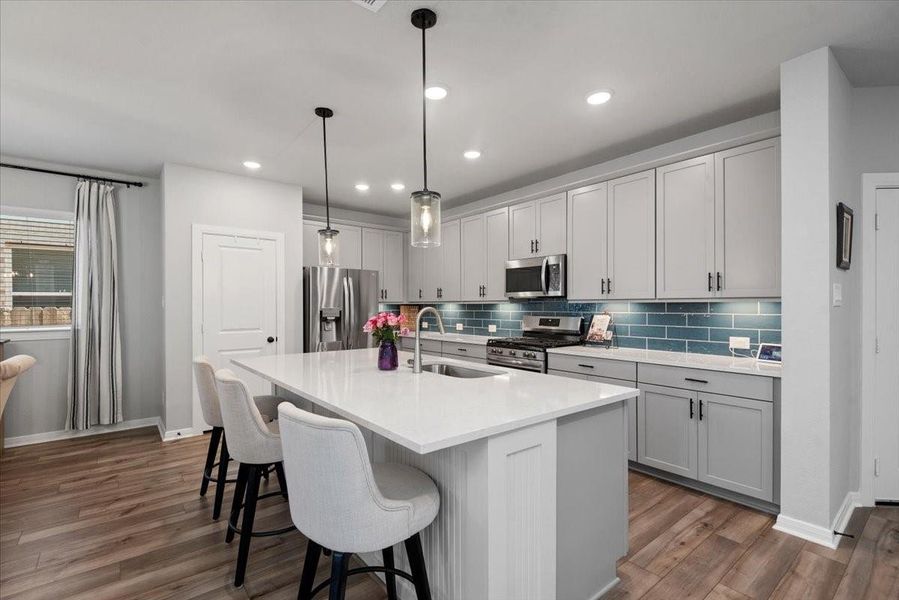 Furnished interior view inside a new home in The Grand Prairie 40’, Hockley (Image 20).