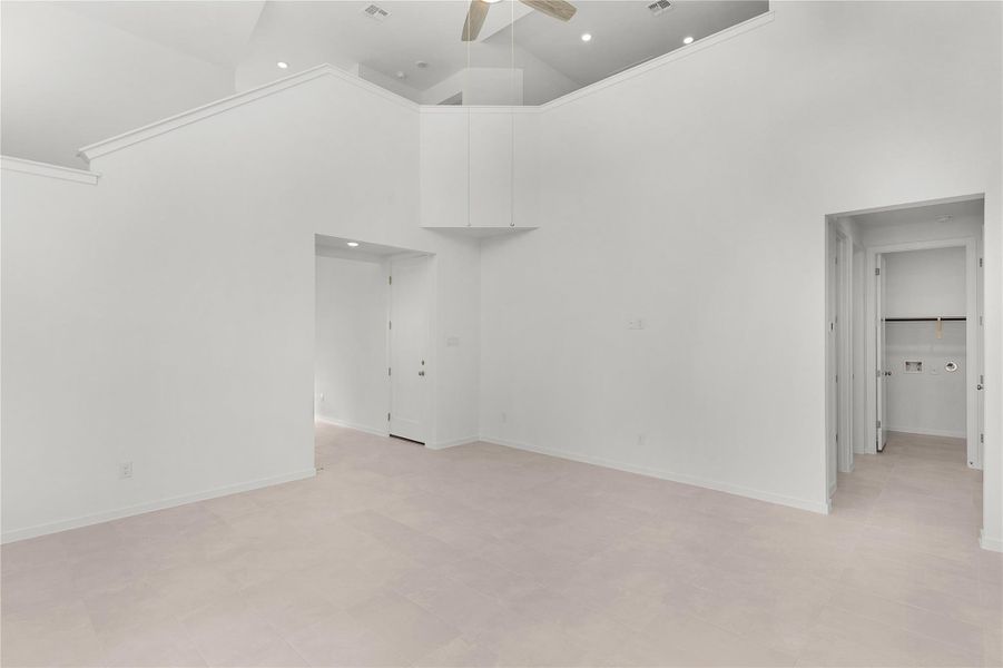 Spacious, unfurnished interior of a new home in Deerbrooke Cottages, Leander (Image 18).