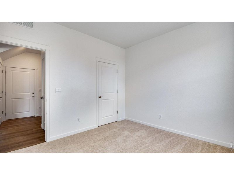Spacious, unfurnished interior of a new home in Lakeside Canyon, Mead (Image 26). Spacious, unfurnished interior of a new home in Lakeside Canyon, Mead (Image 26).