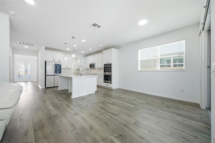 Spacious, unfurnished interior of a new home in Whispering Oaks Preserve, Wesley Chapel (Image 26). Spacious, unfurnished interior of a new home in Whispering Oaks Preserve, Wesley Chapel (Image 26).