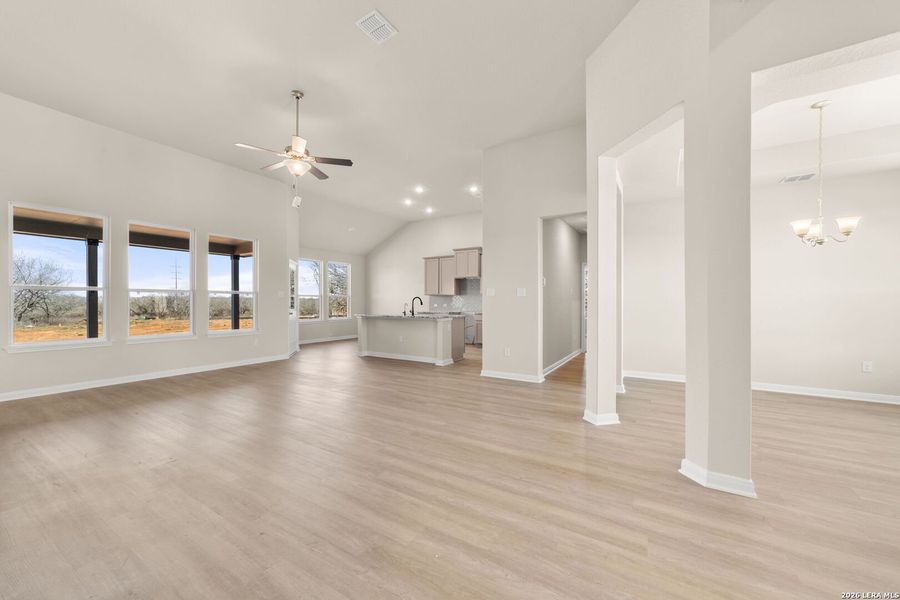 Spacious, unfurnished interior of a new home in Bonita Vista, Pleasanton (Image 21).