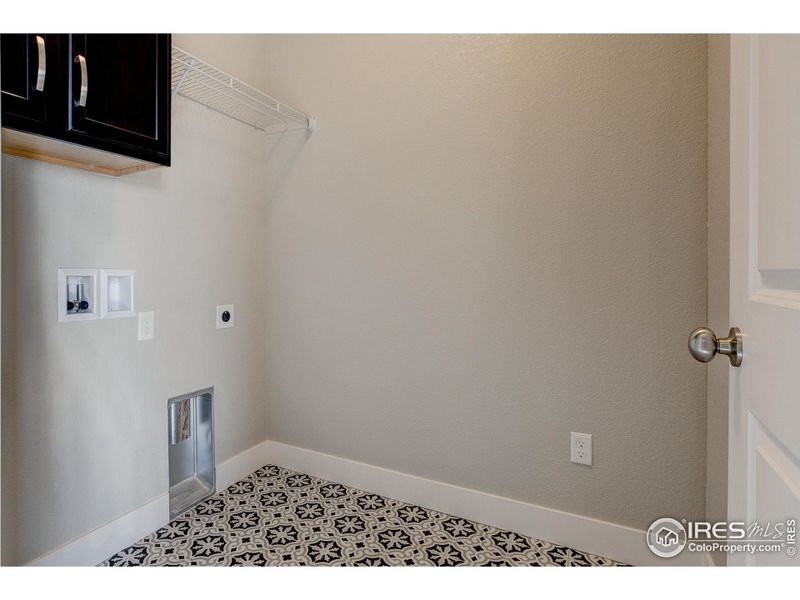 Spacious, unfurnished interior of a new home in The Lakes at Centerra - The Shores, Loveland (Image 23).