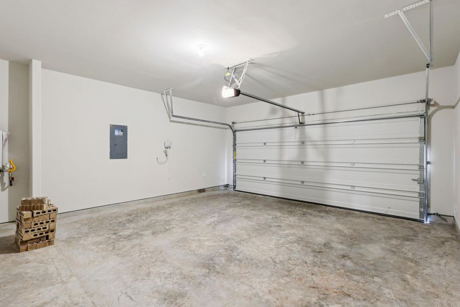 Photo is not of the actual home, but is an inspirational photo of builder’s model home and may depict options, furnishings, and/or decorator features that are not included Photo is not of the actual home, but is an inspirational photo of builder’s model home and may depict options, furnishings, and/or decorator features that are not included