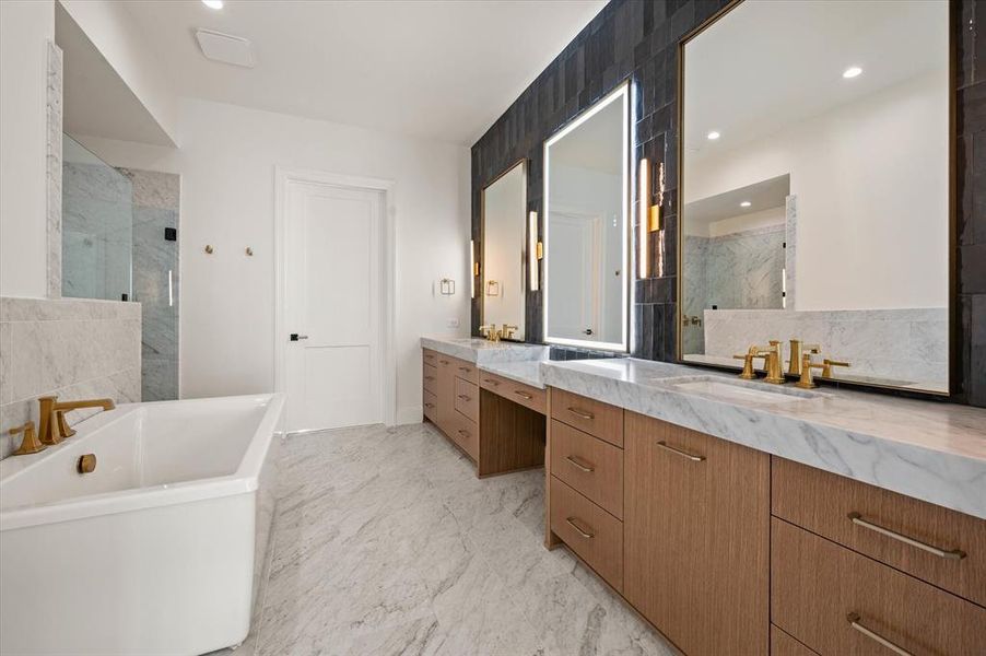 Master Bathroom Master Bathroom