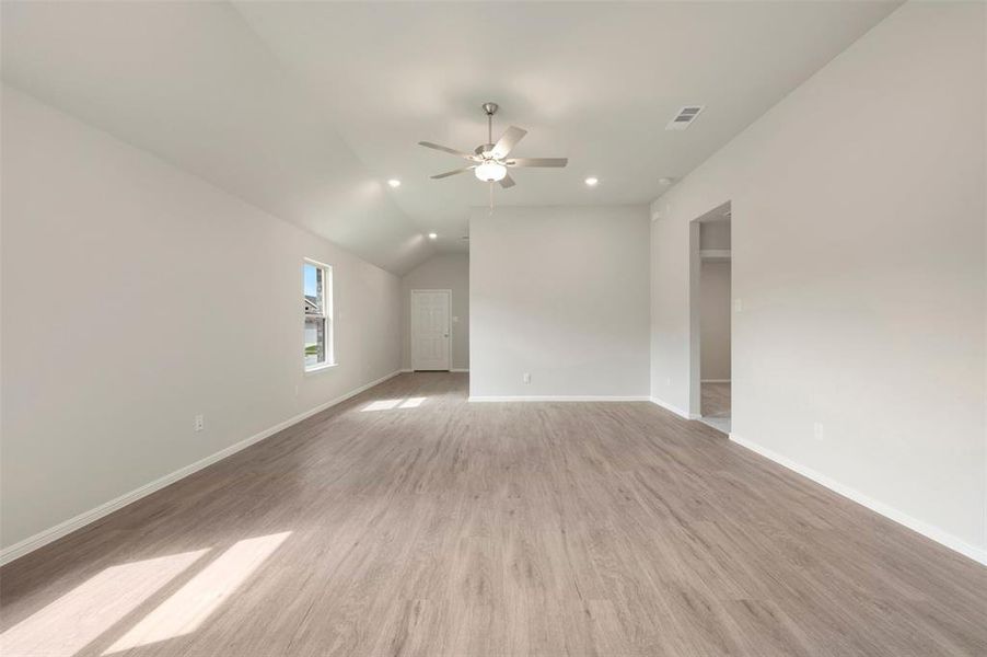 Spacious, unfurnished interior of a new home in Elevon, Lavon (Image 38). Spacious, unfurnished interior of a new home in Elevon, Lavon (Image 38).