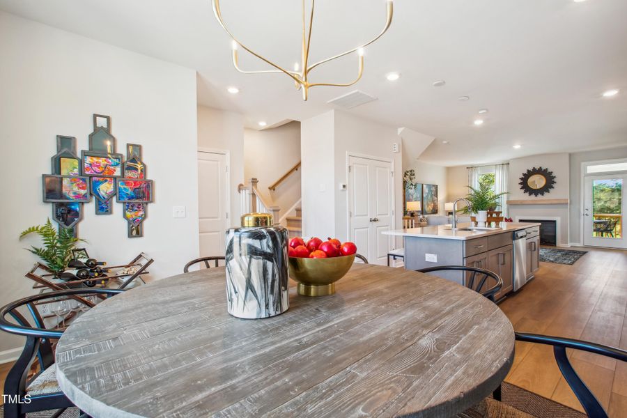 Linville-Parc Townes Model-main level-di