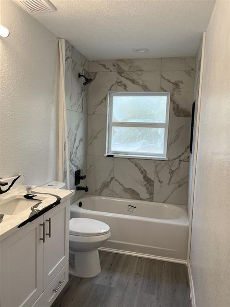 Furnished interior view inside a new home in , Ocala (Image 6).