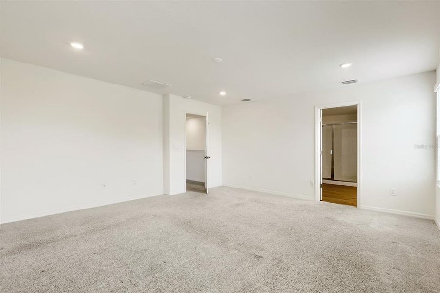 Spacious, unfurnished interior of a new home in , Zephyrhills (Image 20). Spacious, unfurnished interior of a new home in , Zephyrhills (Image 20).