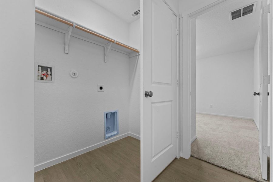 Spacious, unfurnished interior of a new home in Friendship Oaks, Fredericksburg (Image 15).