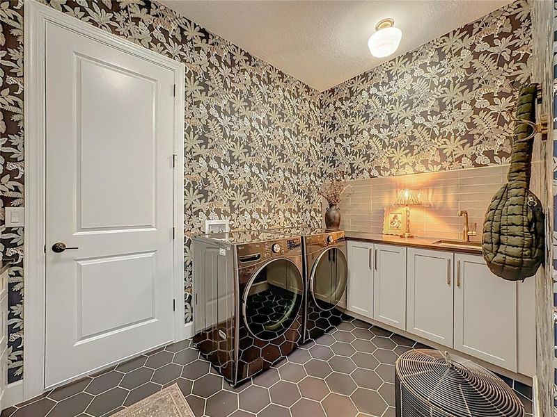 Furnished interior view inside a new home in , Lakewood Ranch (Image 62).