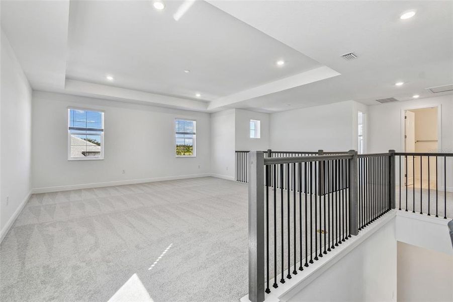 Spacious, unfurnished interior of a new home in Hawkstone, Sarasota (Image 14).