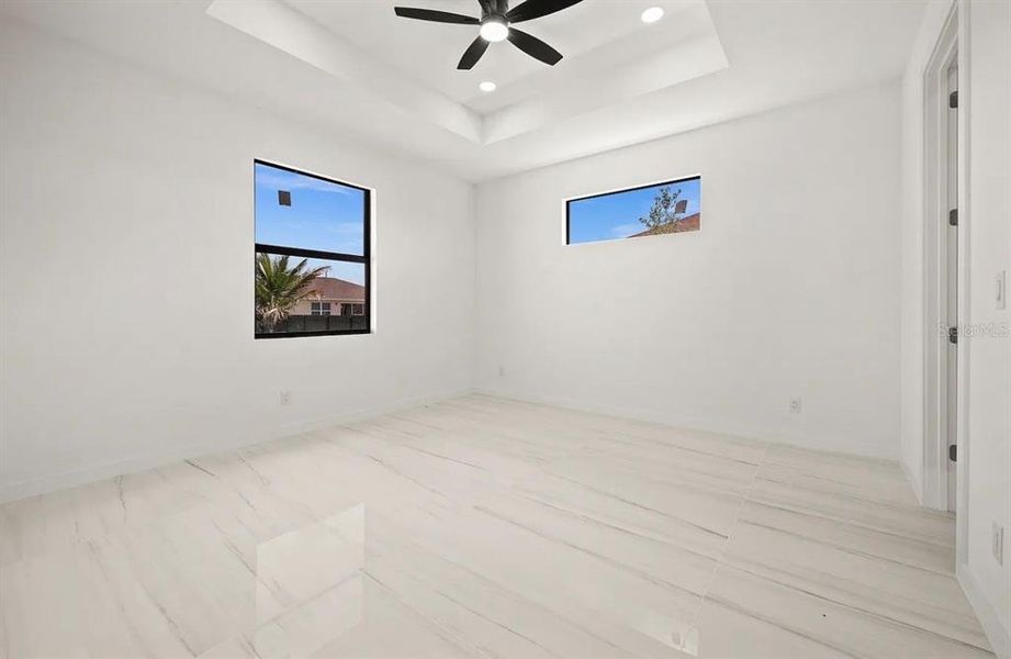 Spacious, unfurnished interior of a new home in , Cape Coral (Image 20).