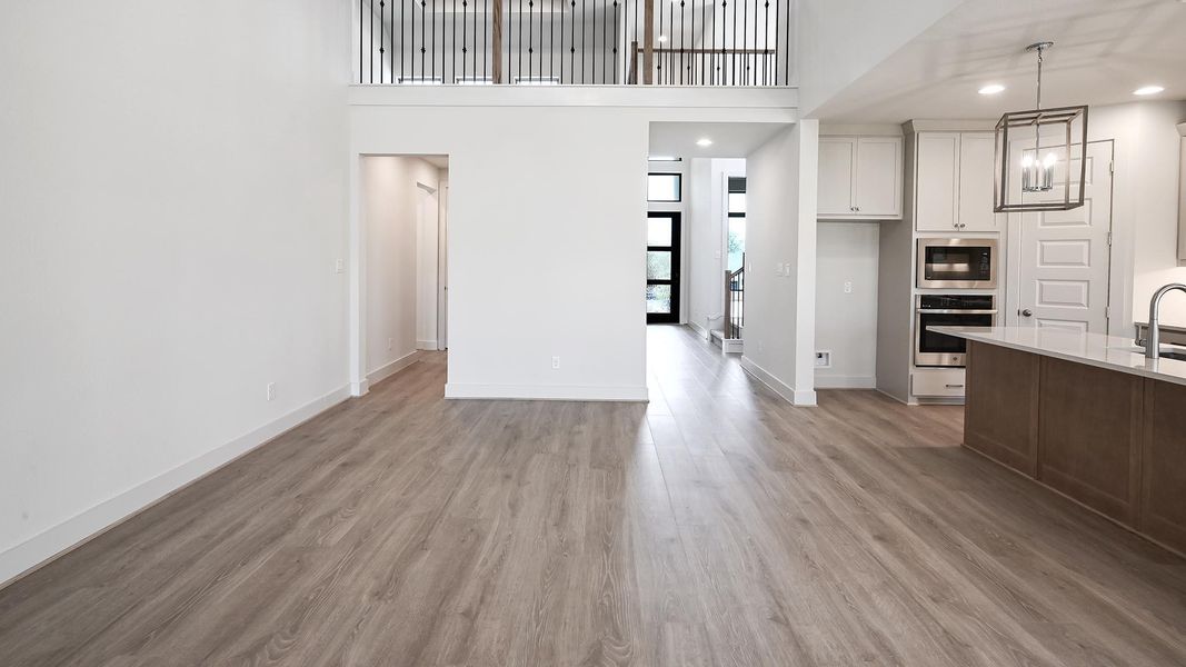 Spacious, unfurnished interior of a new home in 6 Creeks, Kyle (Image 17).