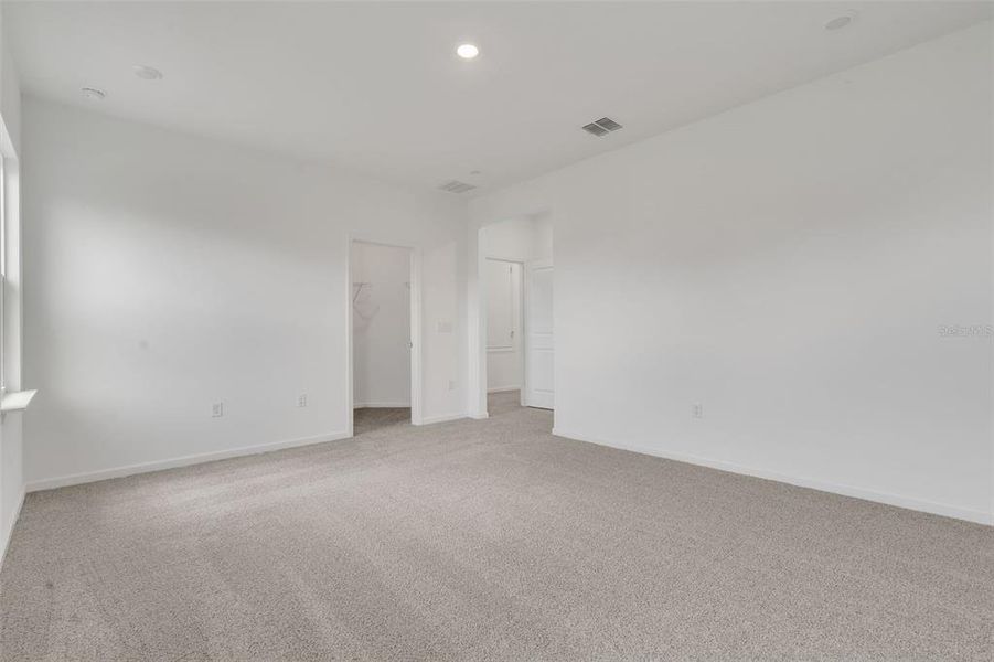 Spacious, unfurnished interior of a new home in Crossroads at Kelly Park, Apopka (Image 23).