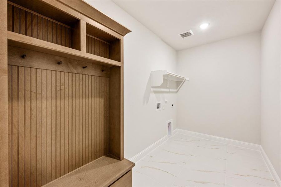 Spacious, unfurnished interior of a new home in Addison Hills, Cedar Hill (Image 26).