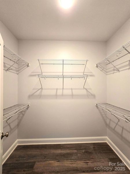 Walk-In Closet Walk-In Closet