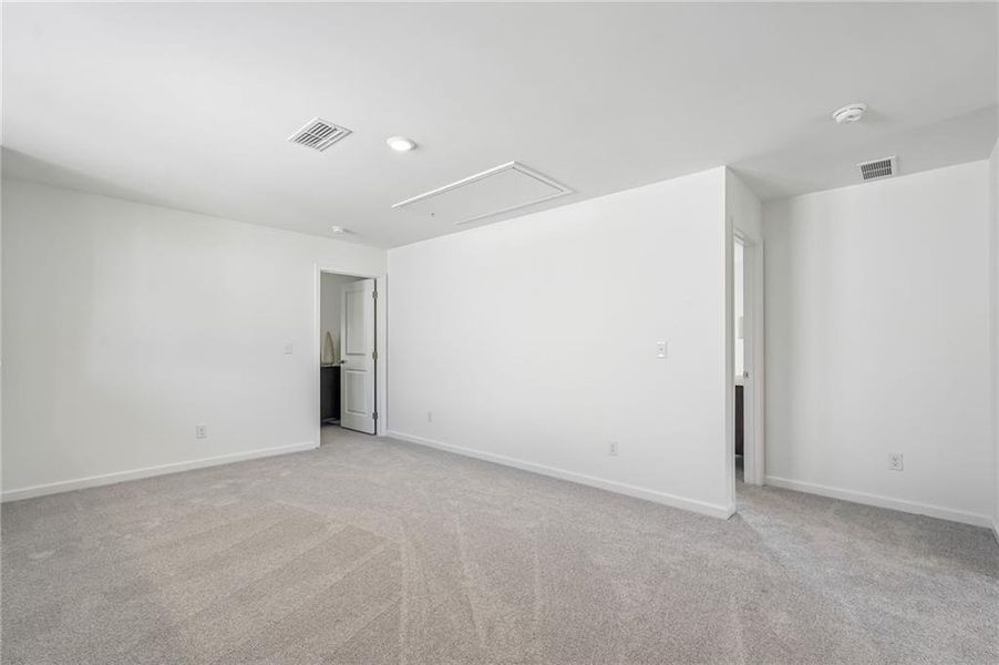 Spacious, unfurnished interior of a new home in Heritage River, Euharlee (Image 38). Spacious, unfurnished interior of a new home in Heritage River, Euharlee (Image 38).