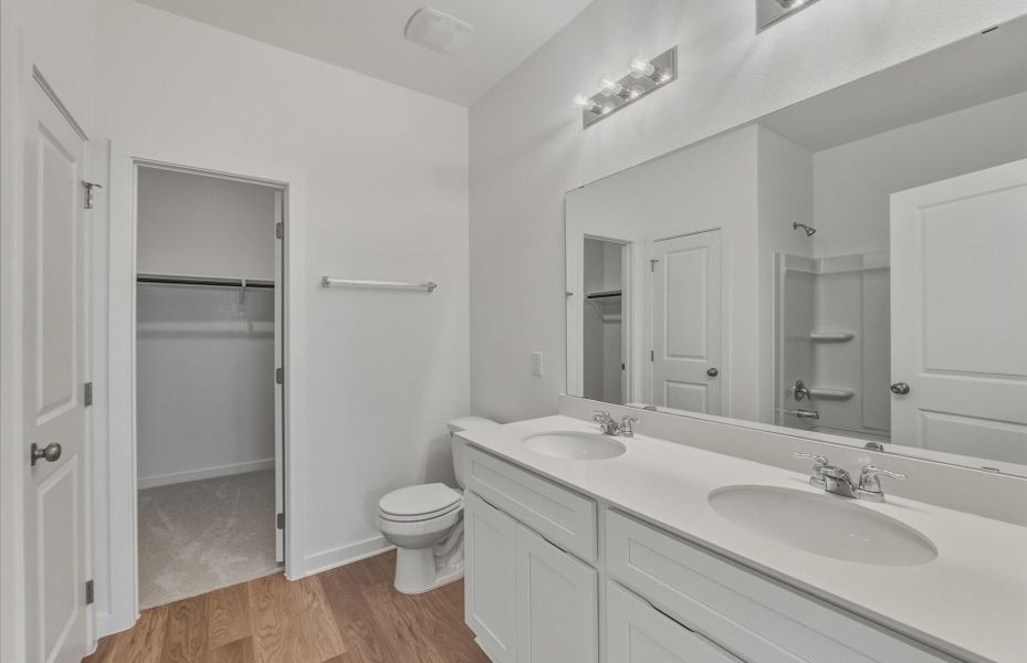 Furnished interior view inside a new home in Alto, San Marcos (Image 11).