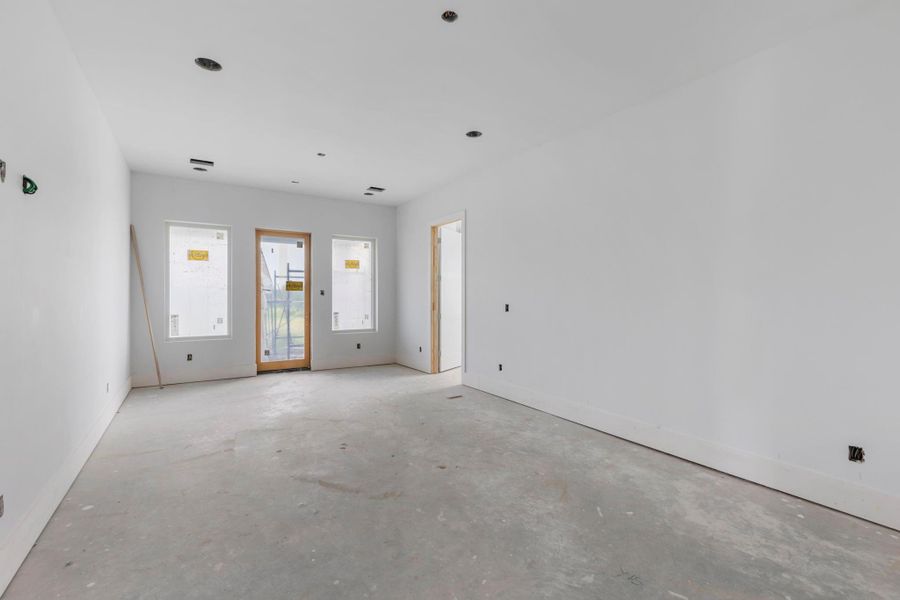 Spacious, unfurnished interior of a new home in , Washington (Image 15).